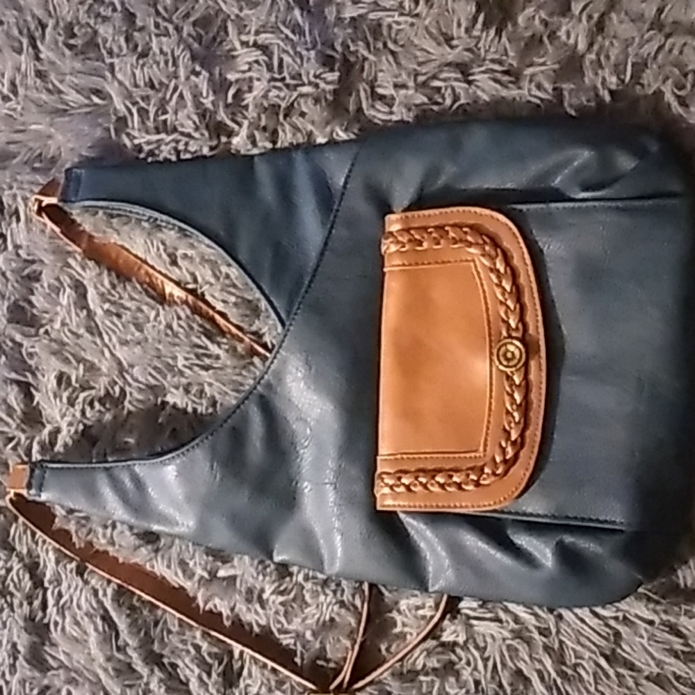 Bueno hand bag cross over body